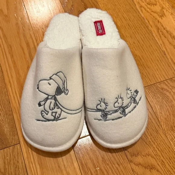 Pottery Barn Peanuts™ Slippers - Picture 2 of 5